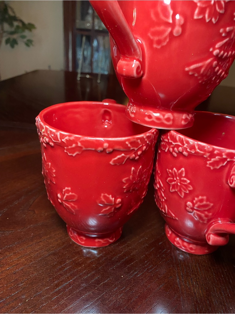Bordallo Pinheiro Red Embossed Ceramic Christmas mugs - Set of 5 - Picture 8 of 13